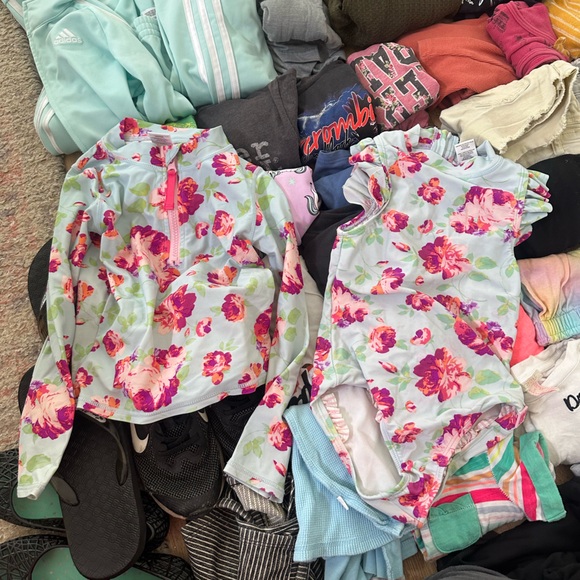 80+ items of girls clothes size 5-7! Already packed up and ready to ship! - Picture 5 of 8